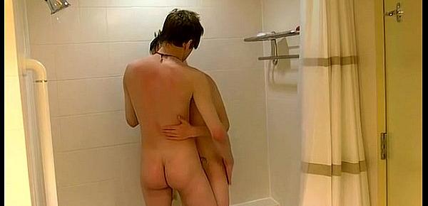  Twinks XXX William and Damien get into the shower together for a lil&039;